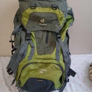 DEUTER FUTURA 32 BACKPACK FOR WOMEN & MEN